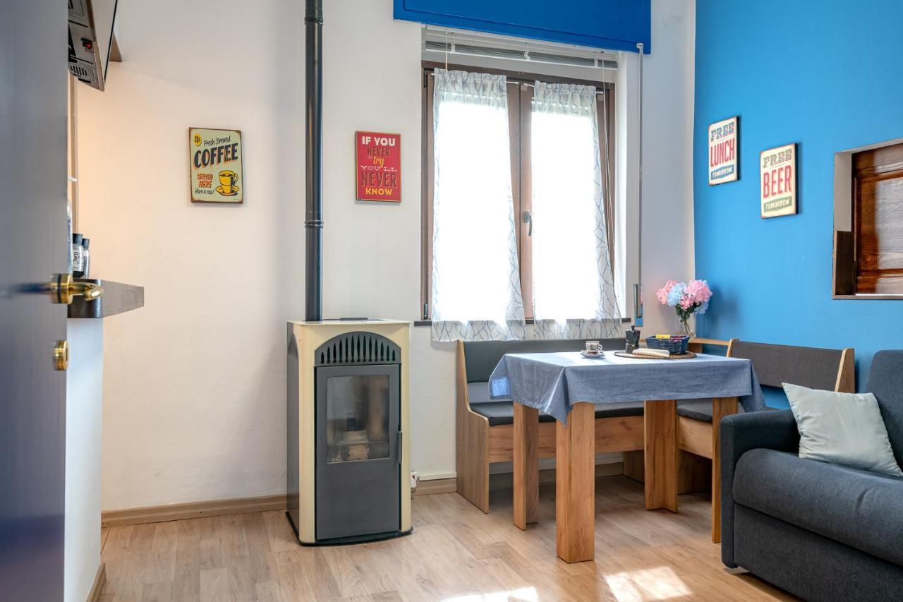 Bilocale Blue Relax Apartment แอร์บา ภายนอก รูปภาพ